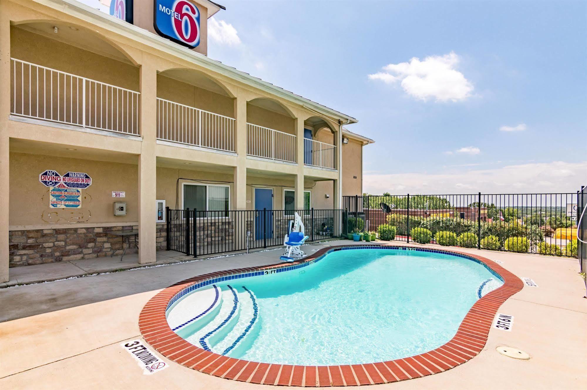 Motel 6-Azle, Tx Luaran gambar